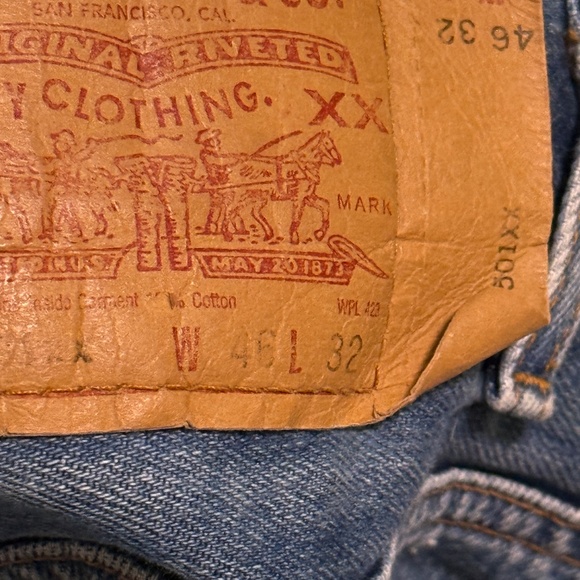 Vintage Men's Levi's 501 Jeans Blue 46 Waist 32 Length Button Fly 90's - Picture 3 of 7